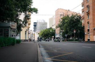 Улица Вавилова, стоянка «Москарфинанс». Москва